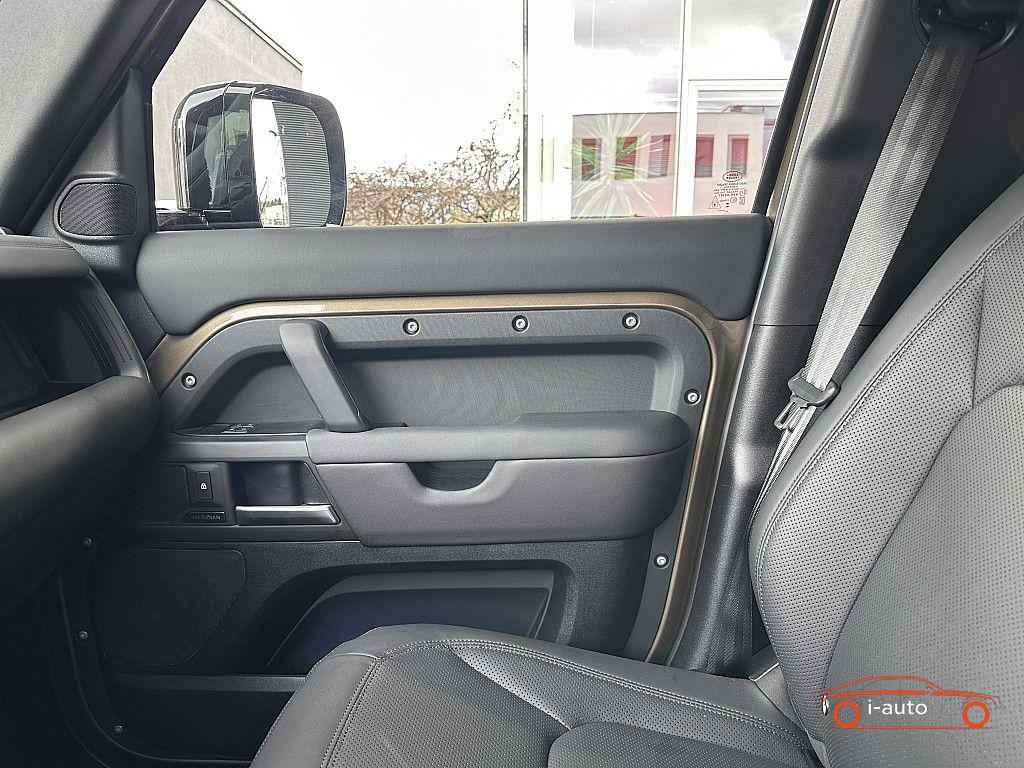 Land Rover Defender 110 D300 AWD X-Dynamic SE  za 78450€