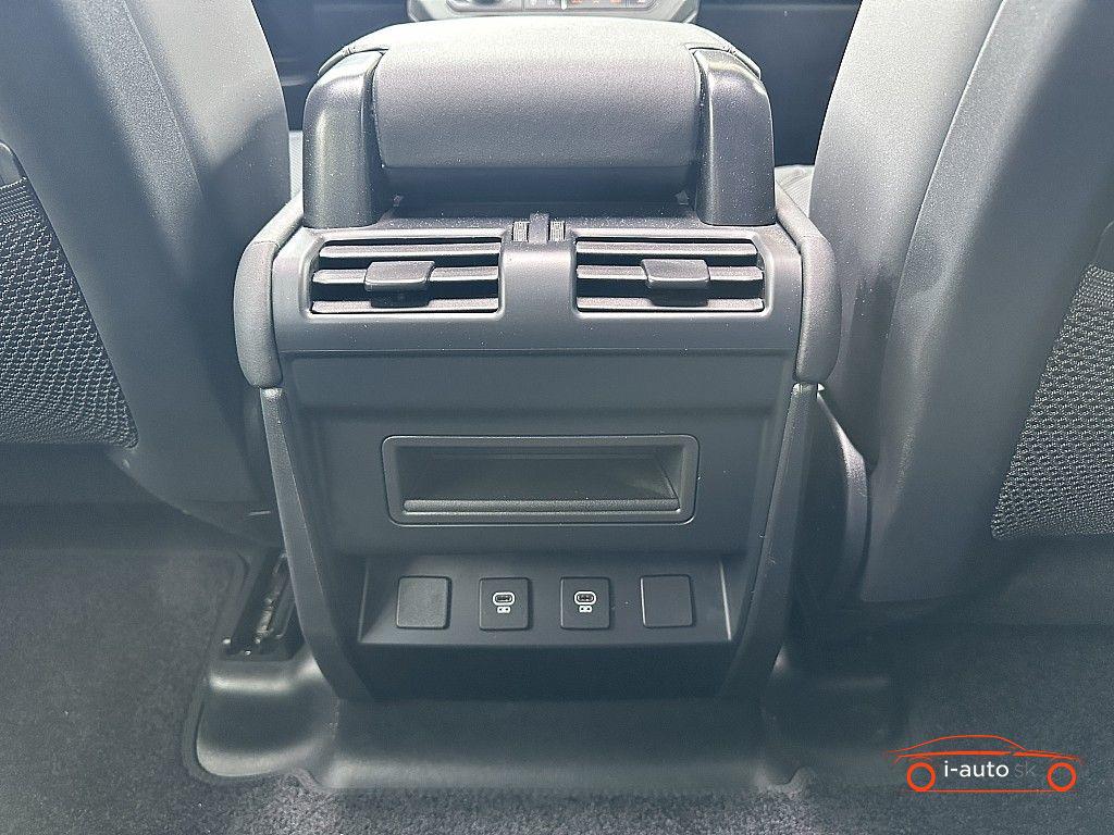 Land Rover Defender 110 D300 AWD X-Dynamic SE  za 78450€
