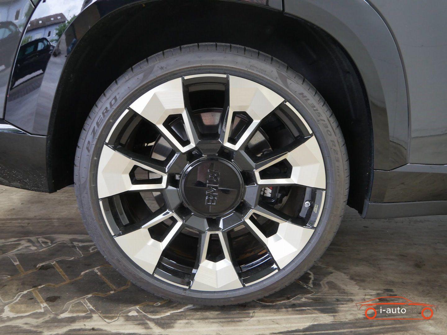 BMW XM 50e za 113300€