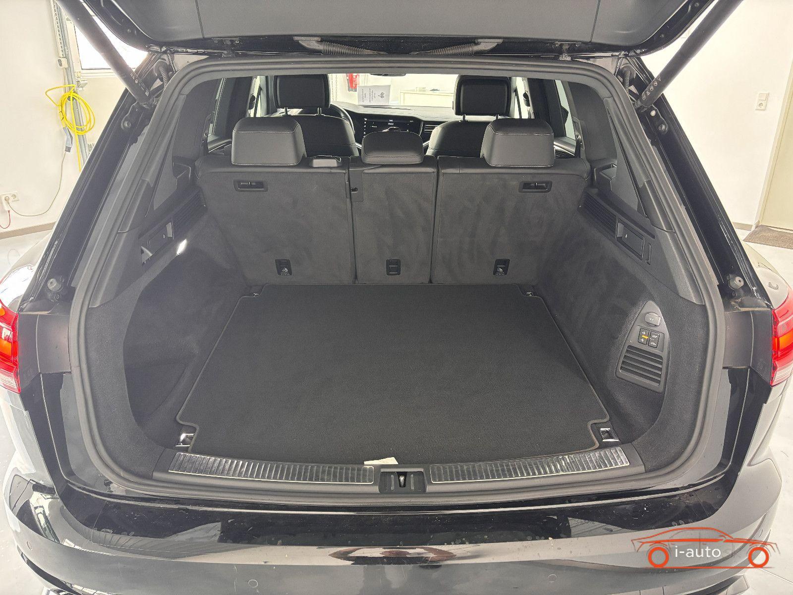 Volkswagen Touareg 3.0 TDI R-Line 4Motion za 58900€
