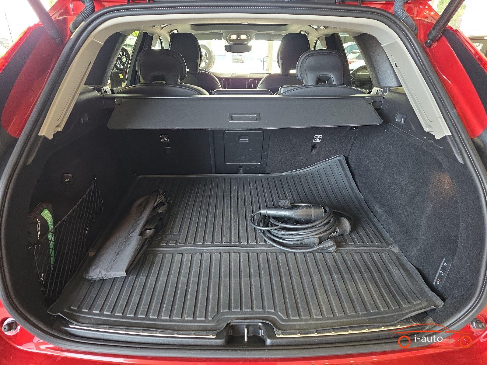 Volvo XC60 T8 Plus Bright Recharge AWD za 40330€