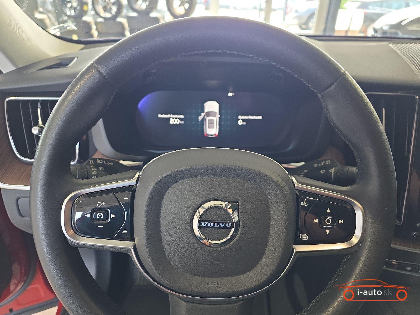 Volvo XC60 T8 Plus Bright Recharge AWD za 40330€