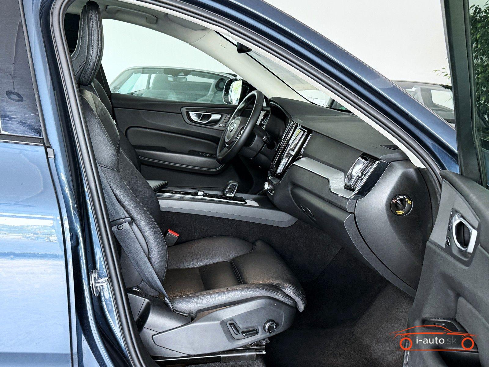 Volvo XC60 T6 Plus Dark Hybrid AWD za 37210€