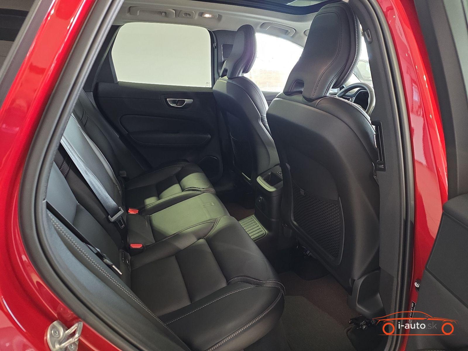 Volvo XC60 T8 Plus Bright Recharge AWD za 40330€