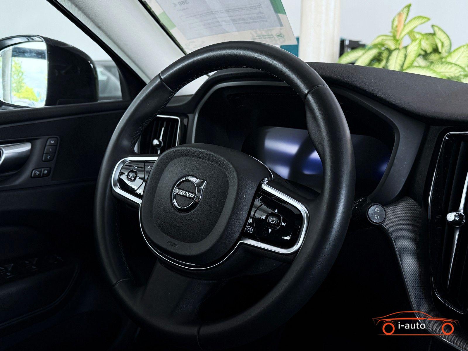 Volvo XC60 T6 Plus Dark Hybrid AWD za 37210€