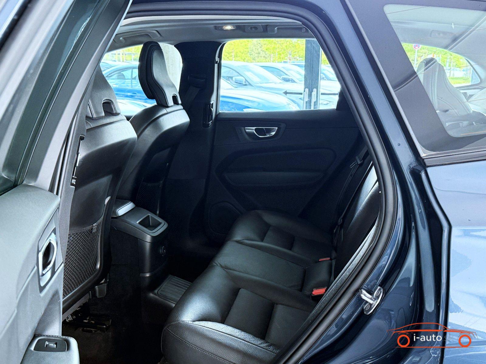 Volvo XC60 T6 Plus Dark Hybrid AWD za 37210€