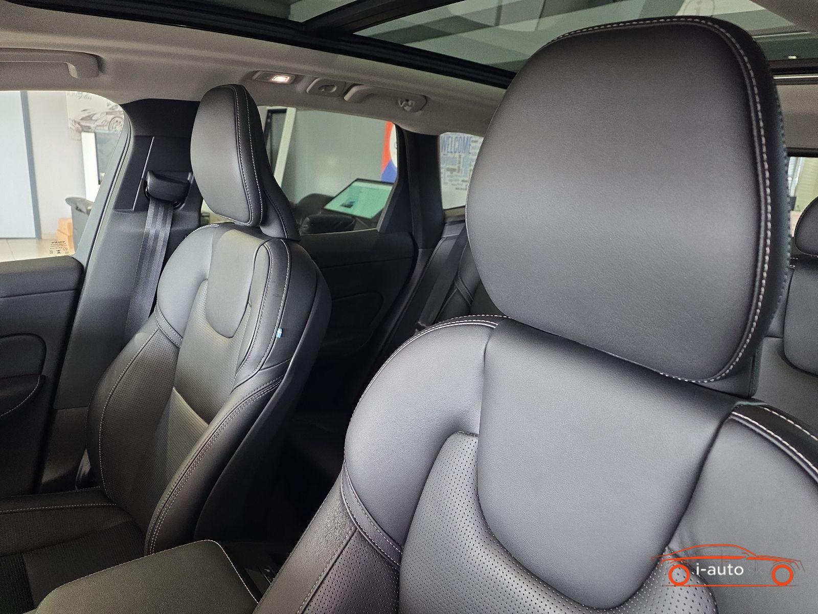 Volvo XC60 T8 Plus Bright Recharge AWD za 40330€