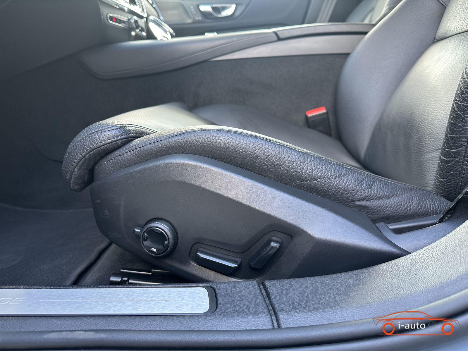 Volvo V60 T6 AWD Recharge Inscription za 30700€