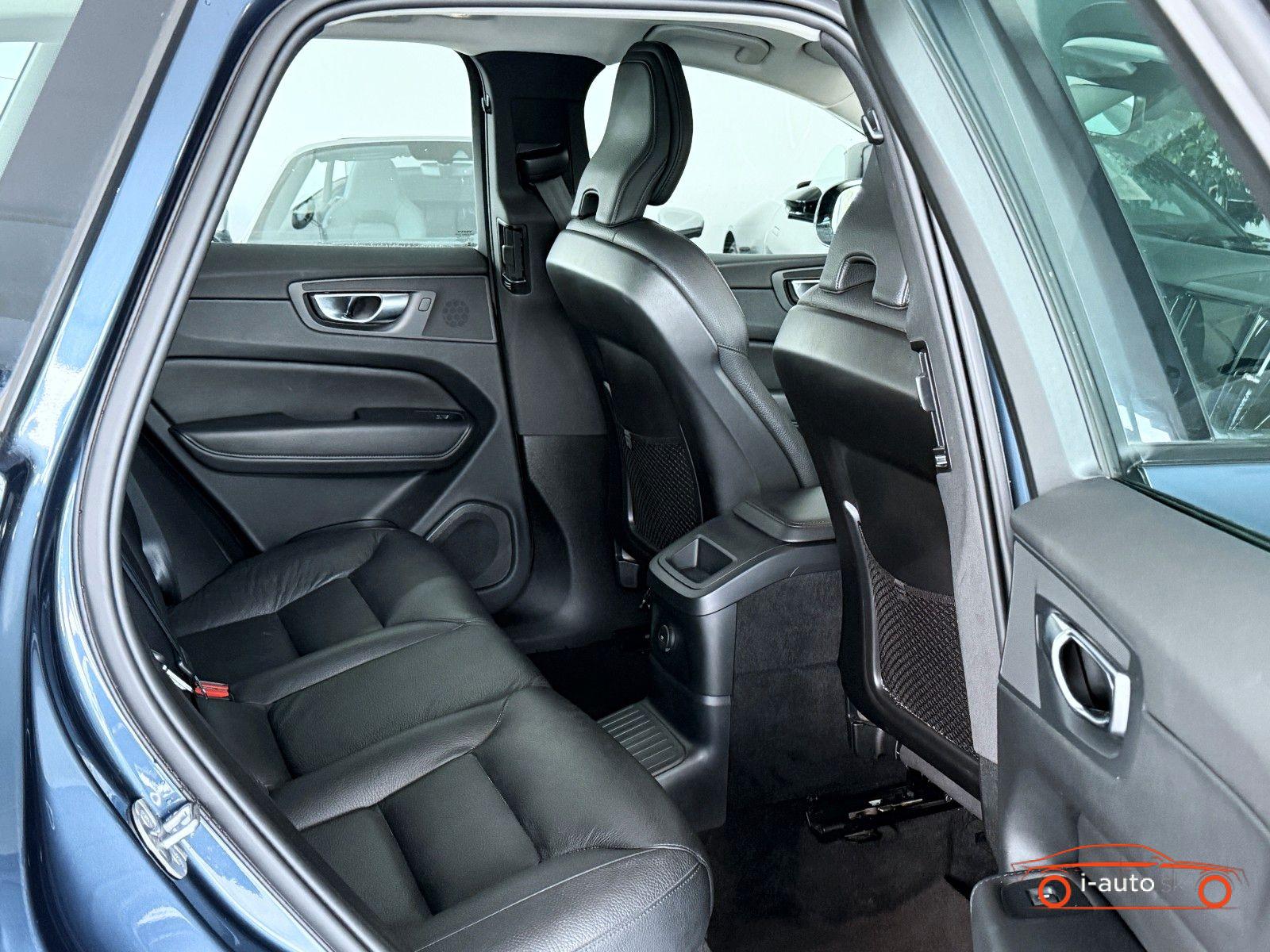 Volvo XC60 T6 Plus Dark Hybrid AWD za 37210€