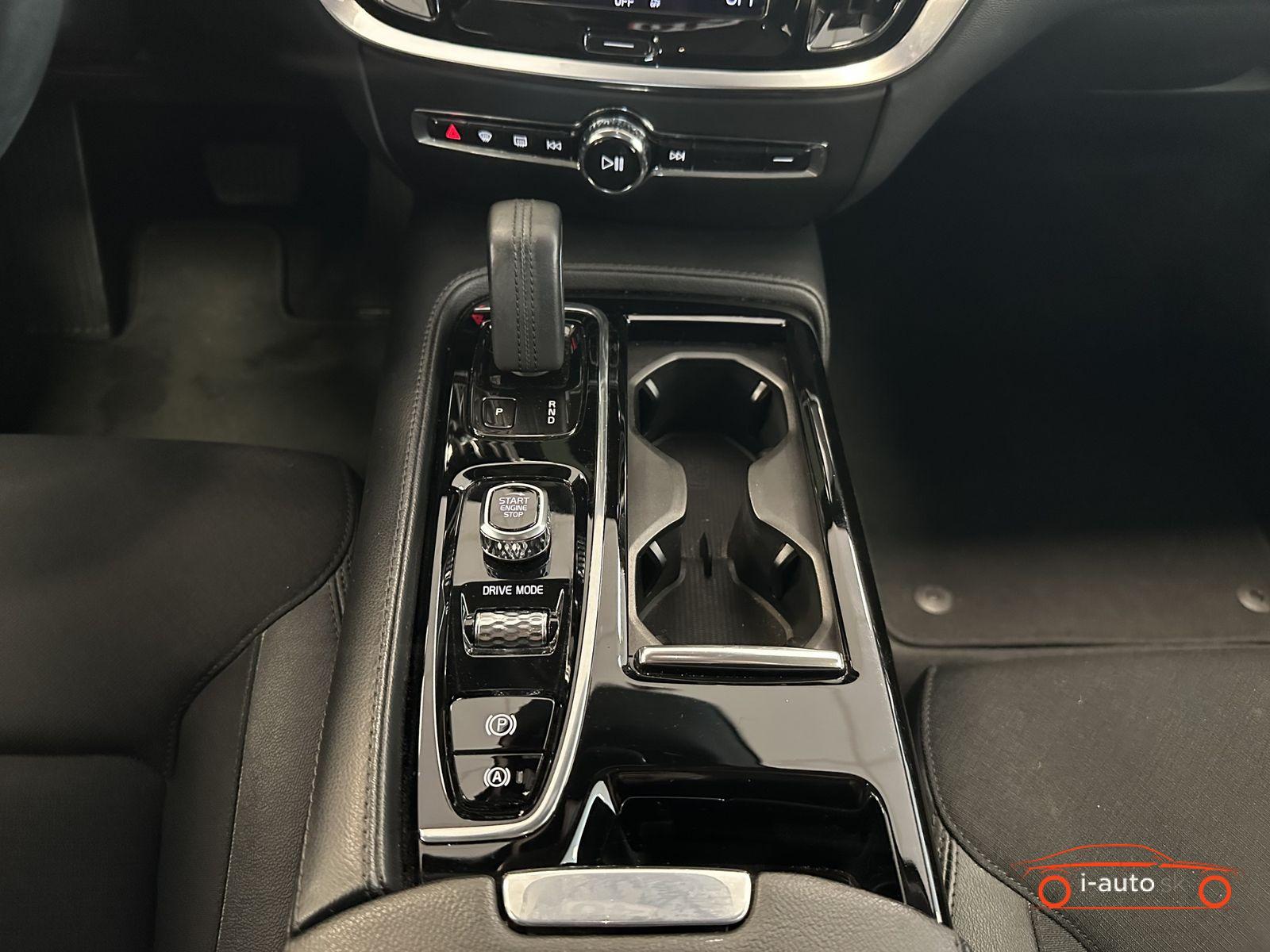 Volvo V60 Inscription Plug-In AWD za 25800€