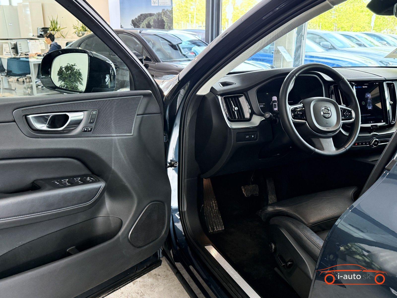 Volvo XC60 T6 Plus Dark Hybrid AWD za 37210€