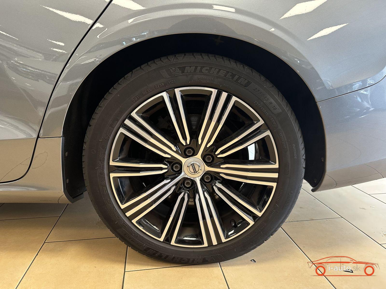 Volvo V60 Inscription Plug-In AWD za 25800€