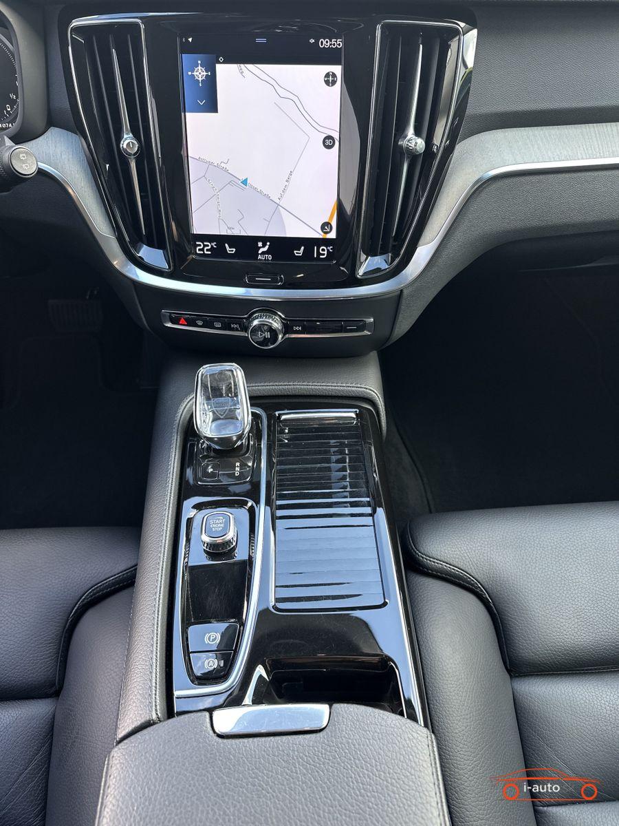 Volvo V60 T6 AWD Recharge Inscription za 30700€
