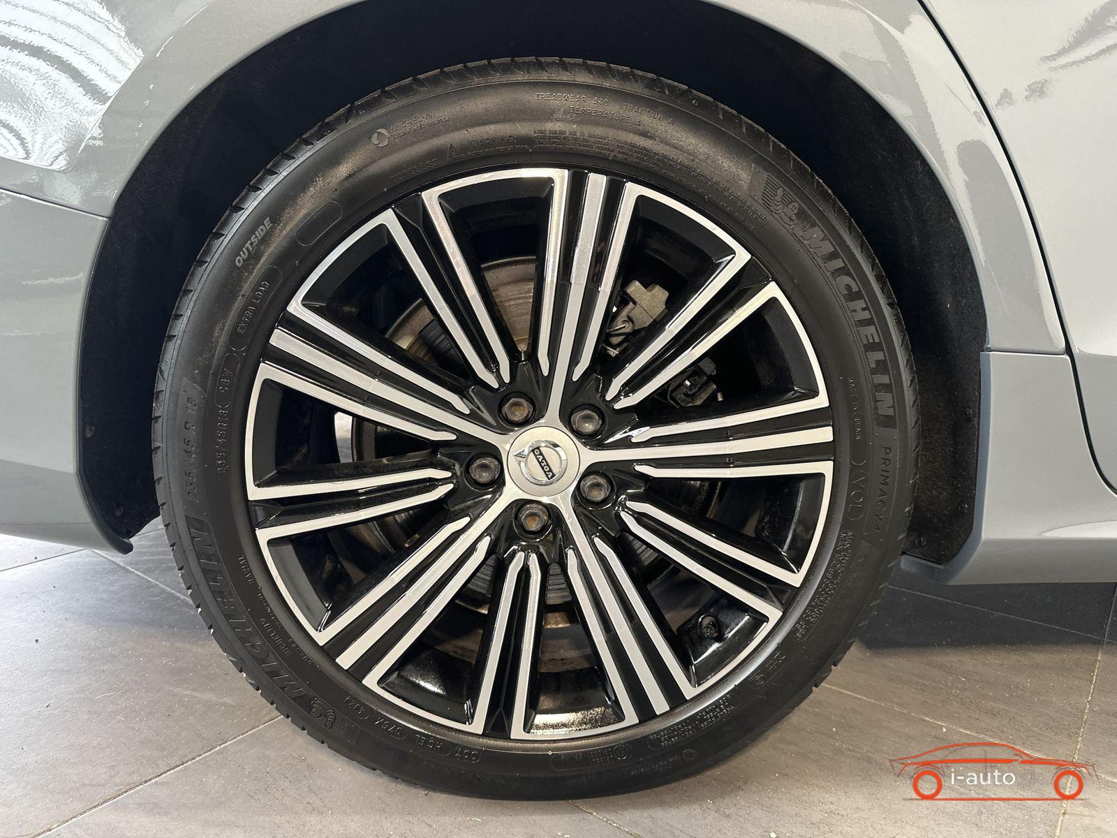 Volvo V60 T6 AWD Recharge Inscription za 30700€