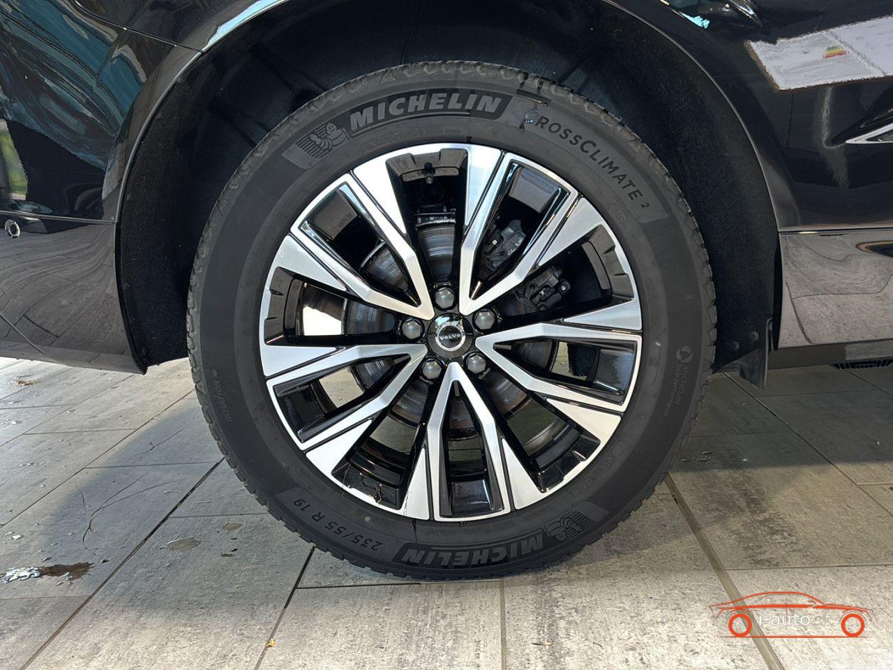 Volvo XC60 XC 60 Plus Dark AWD za 42500€