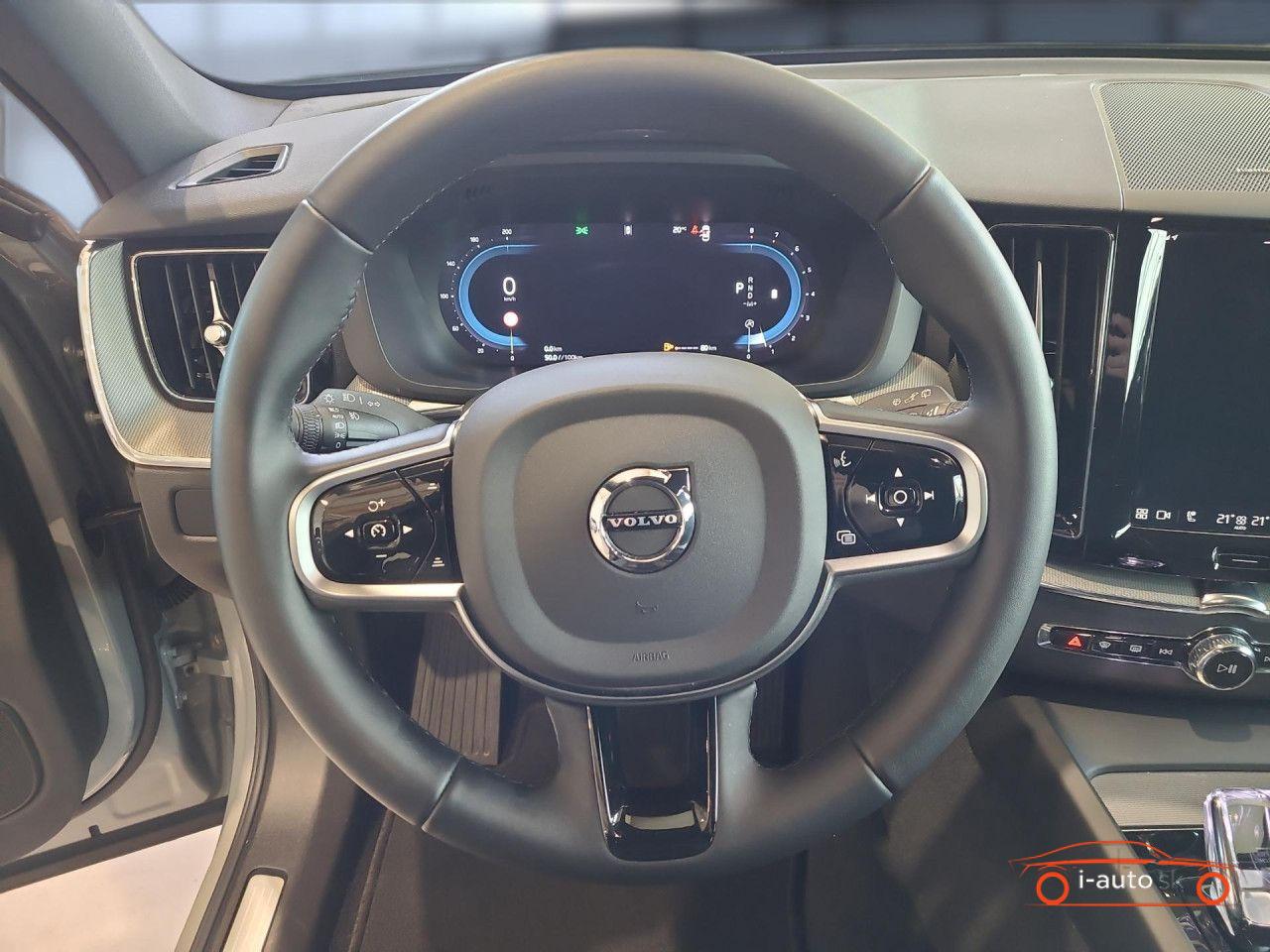 Volvo XC60 B5 Plus Dark AWD za 41990€