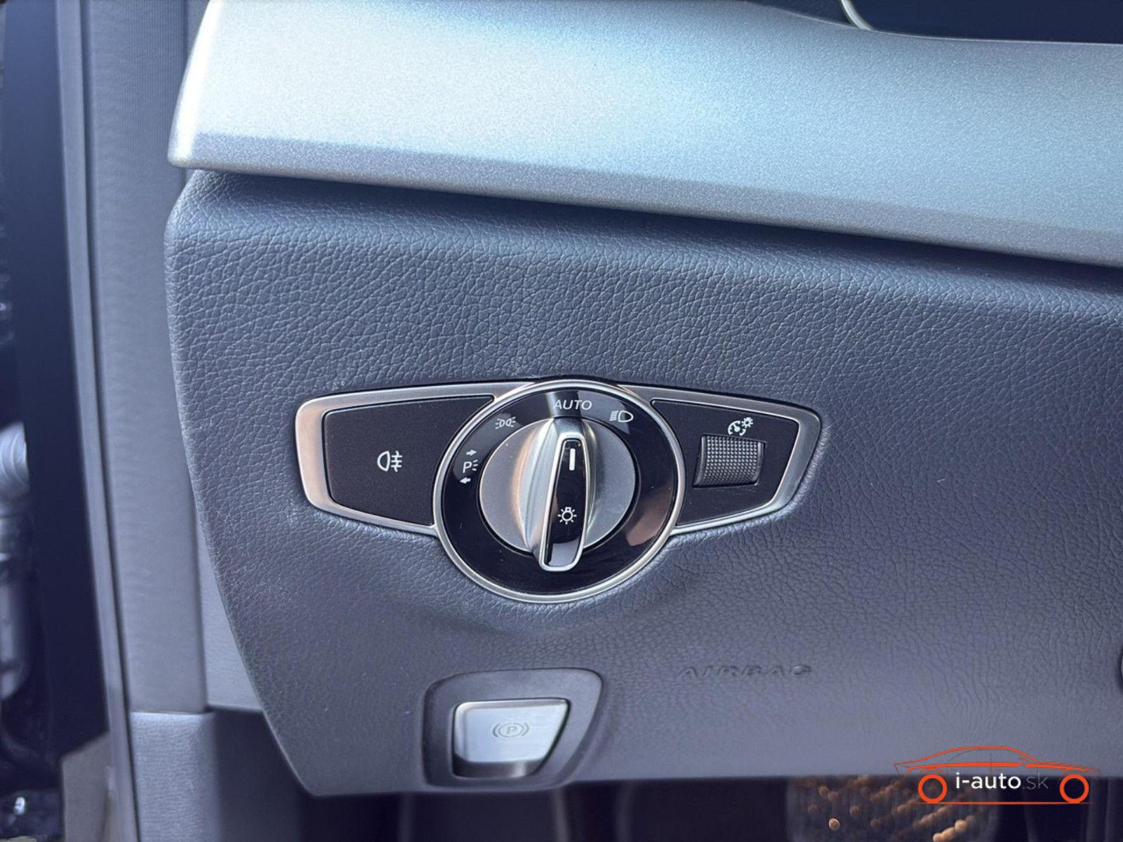 Mercedes-Benz E T 300de za 33000€