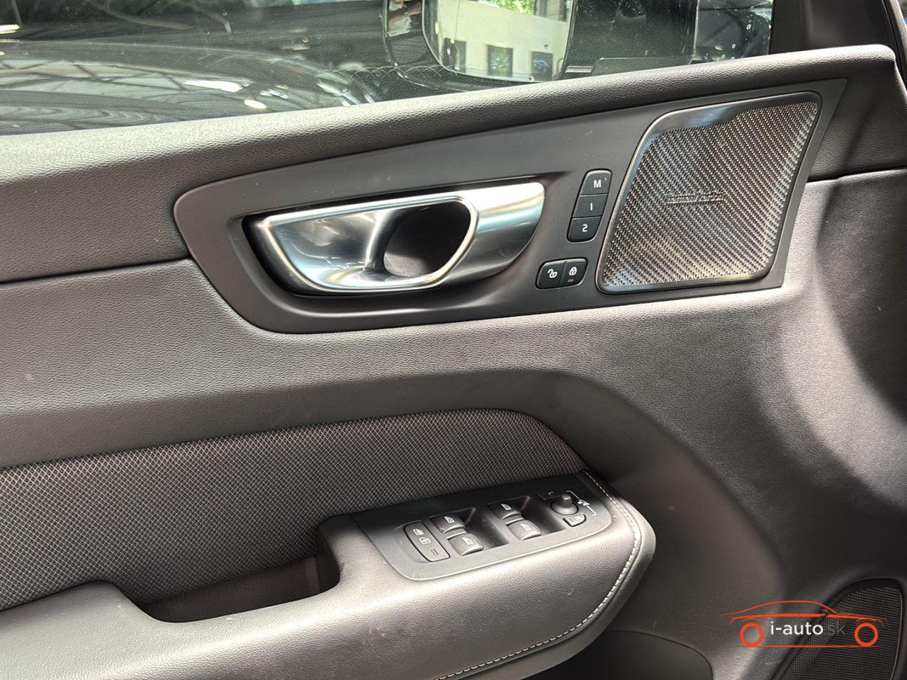Volvo XC60 XC 60 Plus Dark AWD za 42500€