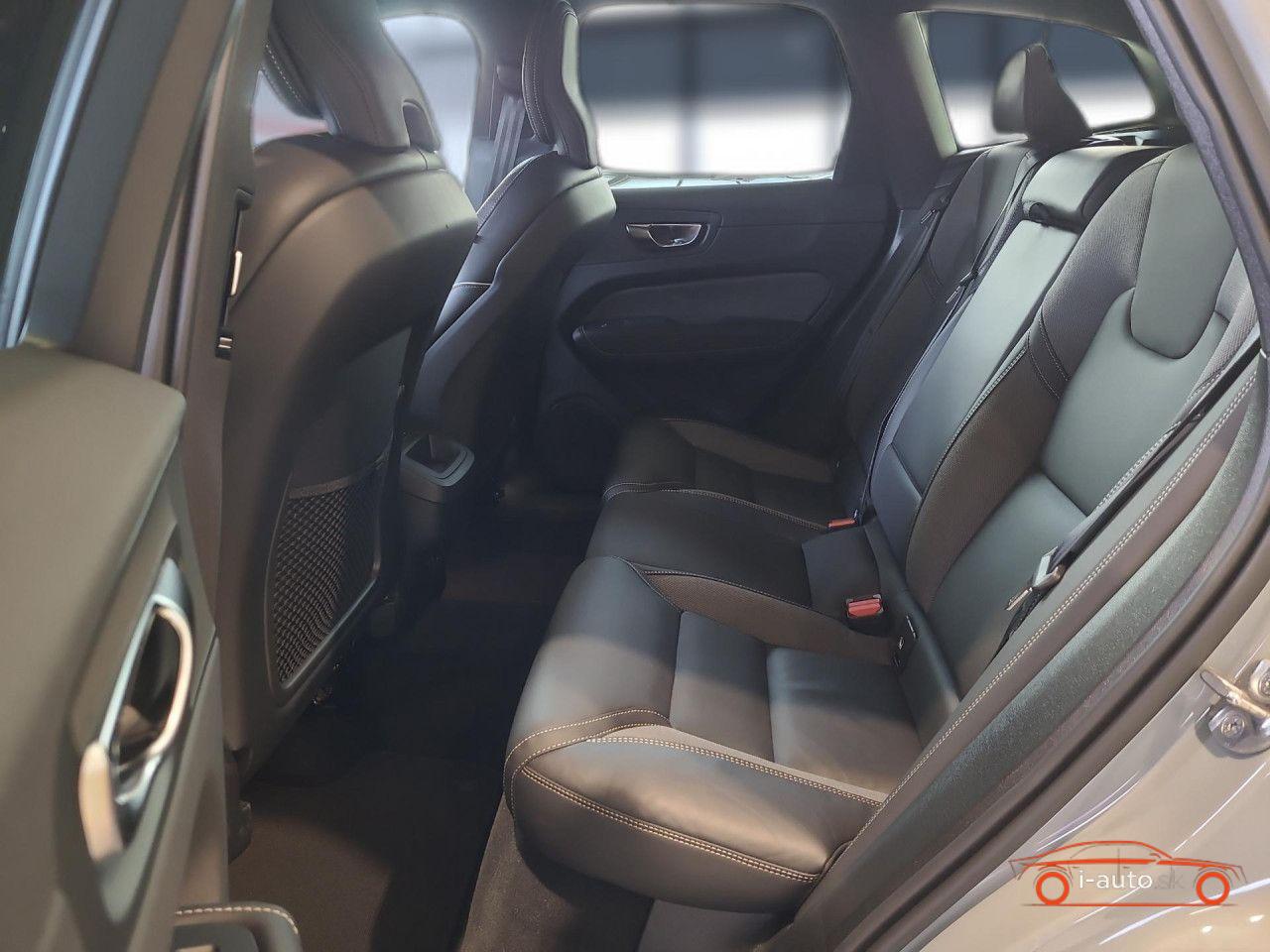 Volvo XC60 B5 Plus Dark AWD za 41990€