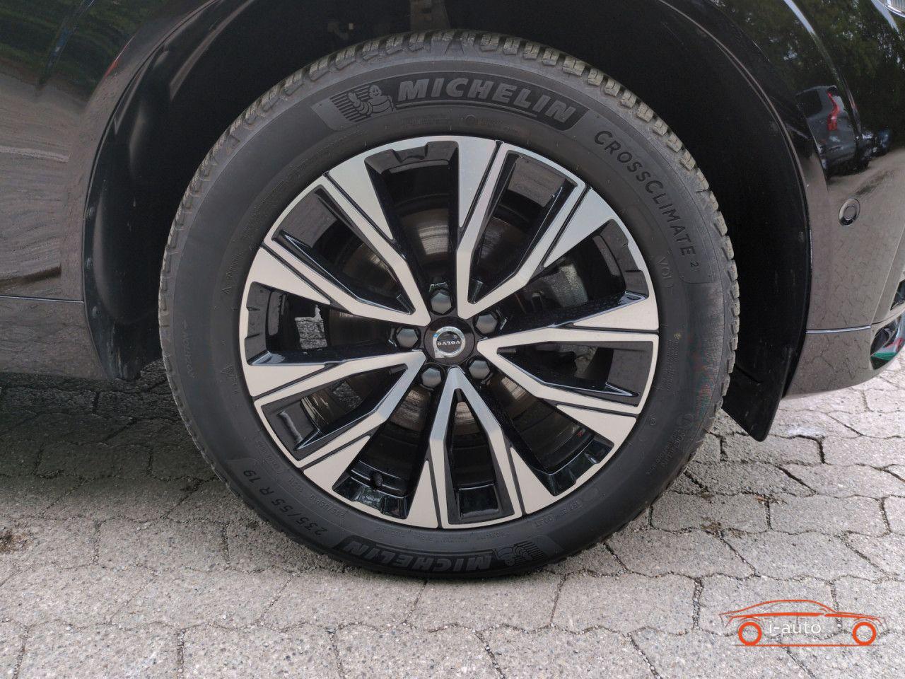Volvo XC60 Plus Dark AWD za 43500€
