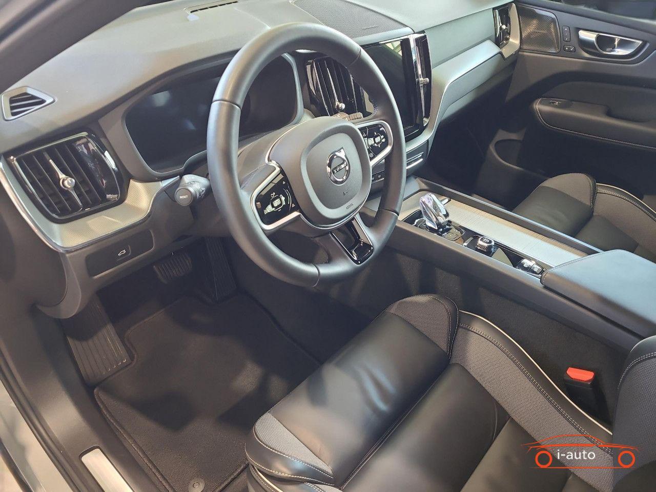 Volvo XC60 B5 Plus Dark AWD za 41990€