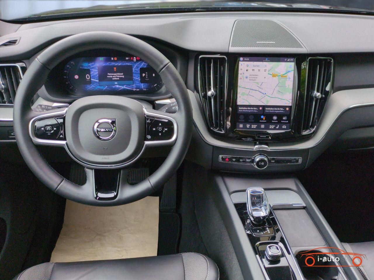 Volvo XC60 Plus Dark AWD za 43500€