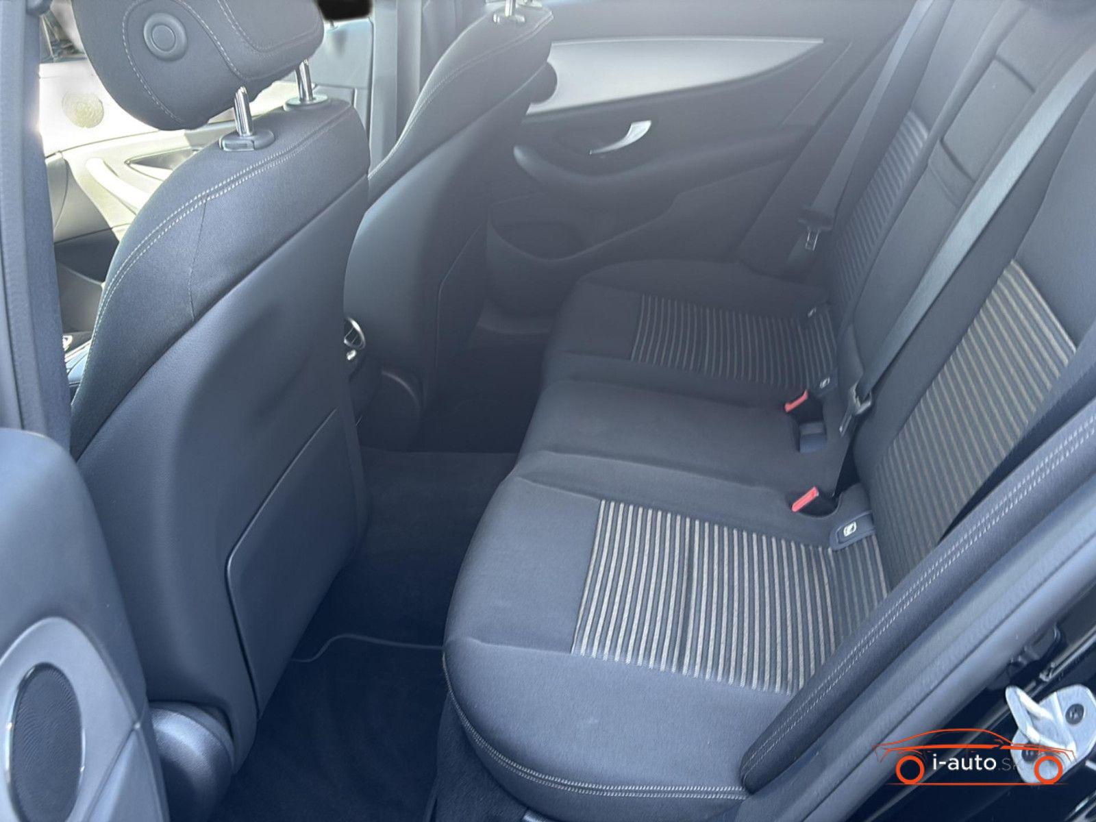 Mercedes-Benz E T 300de za 33000€