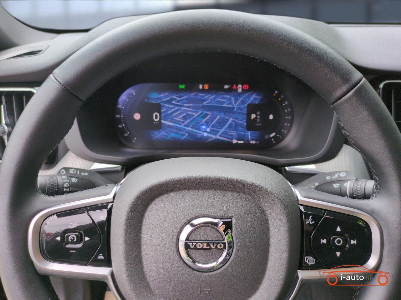 Volvo XC60 Plus Dark AWD za 43500€