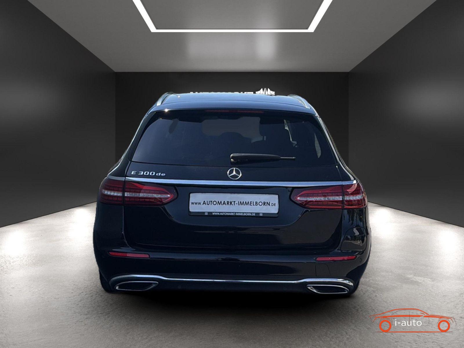 Mercedes-Benz E T 300de za 33000€