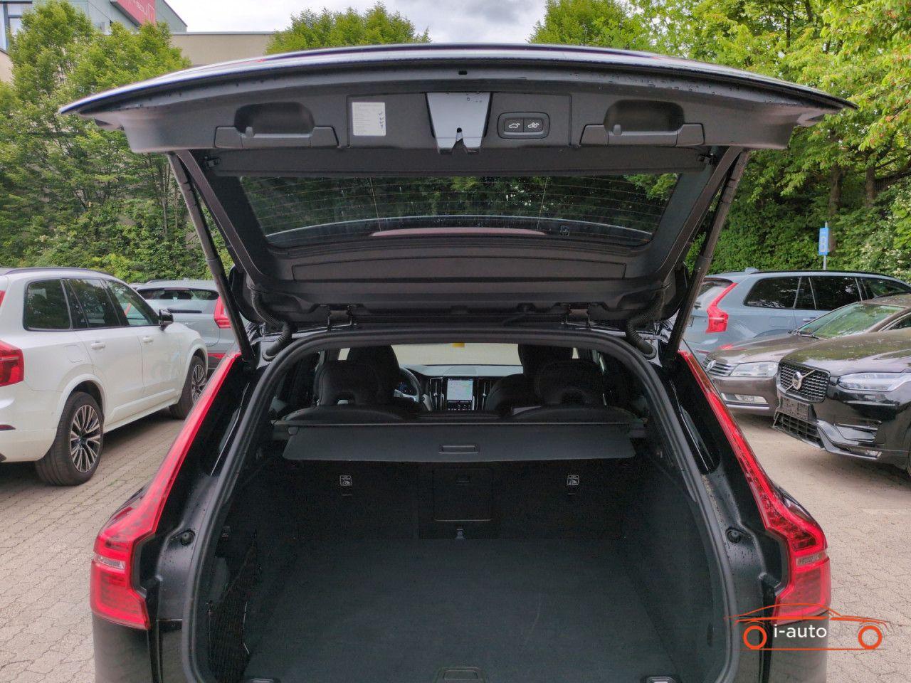 Volvo XC60 Plus Dark AWD za 43500€