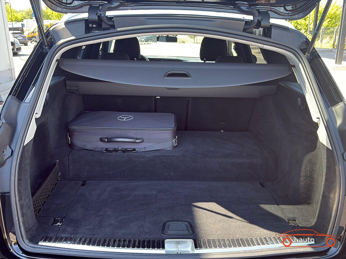 Mercedes-Benz E T 300de za 33000€