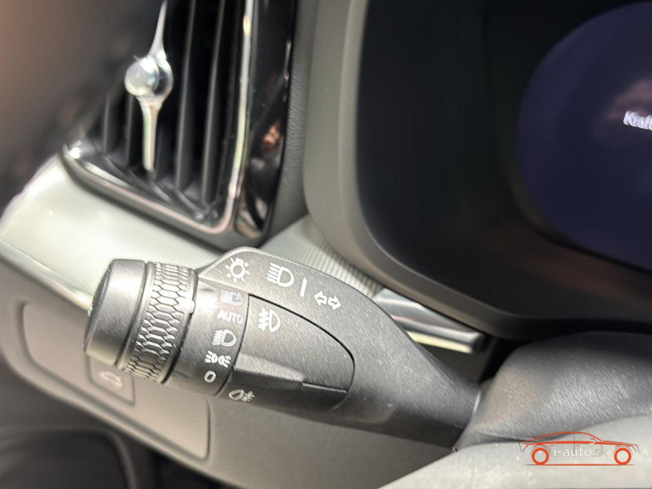 Volvo XC60 XC 60 Plus Dark AWD za 42500€