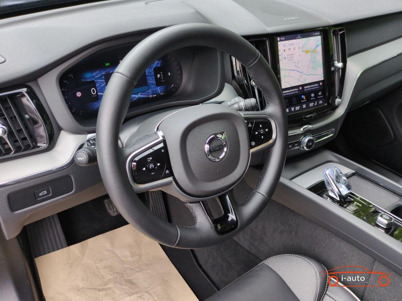 Volvo XC60 Plus Dark AWD za 43500€