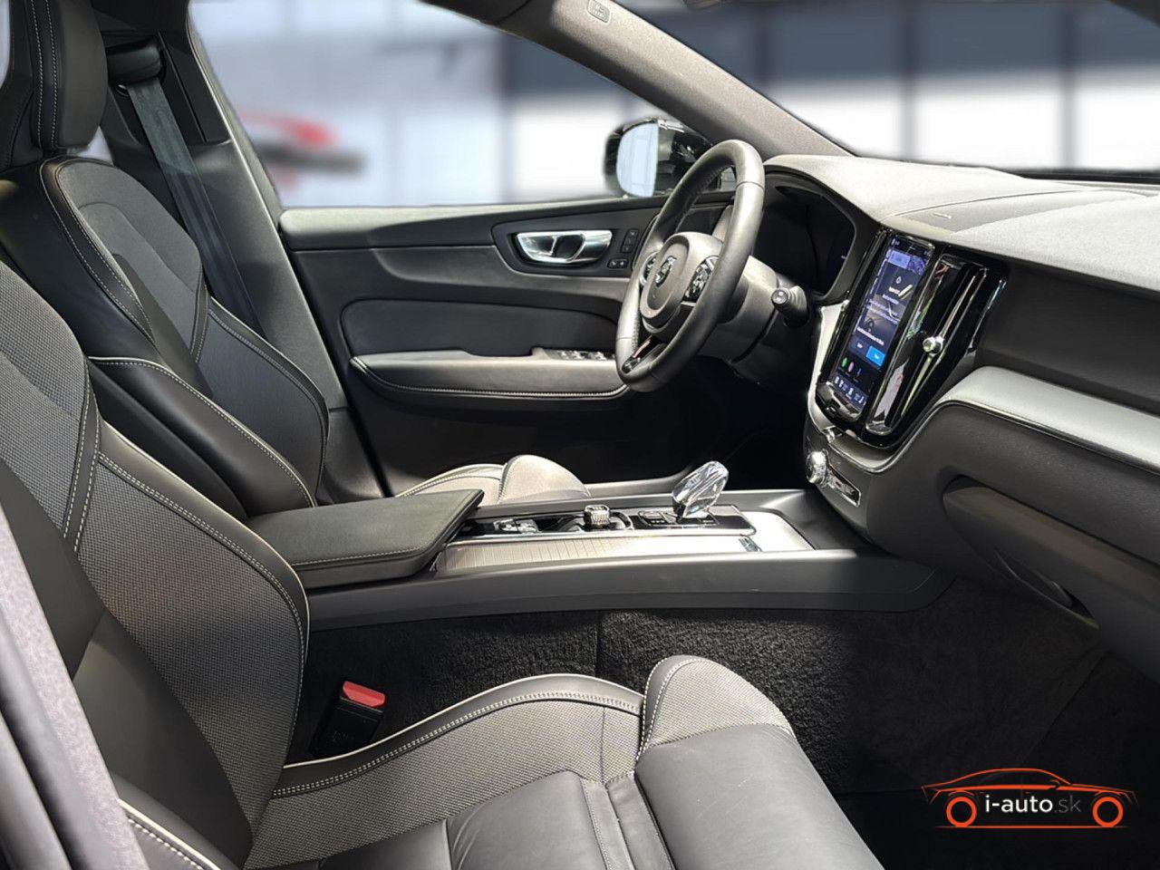 Volvo XC60 XC 60 Plus Dark AWD za 42500€