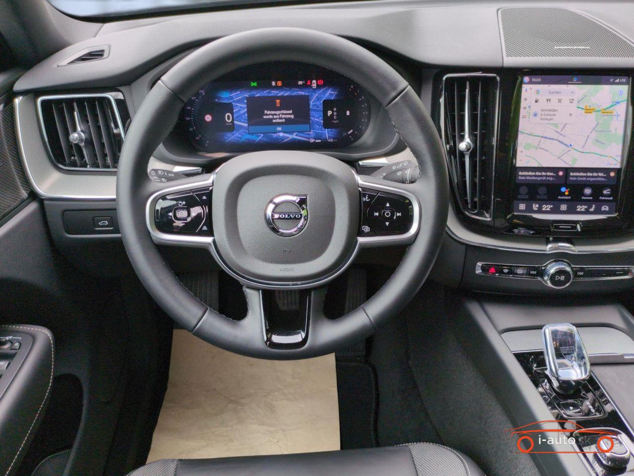 Volvo XC60 Plus Dark AWD za 43500€