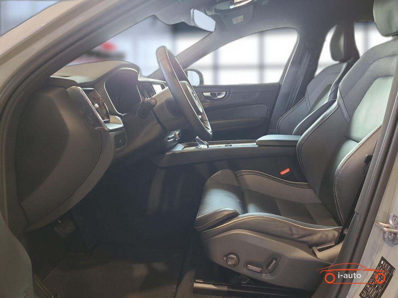 Volvo XC60 B5 Plus Dark AWD za 41990€