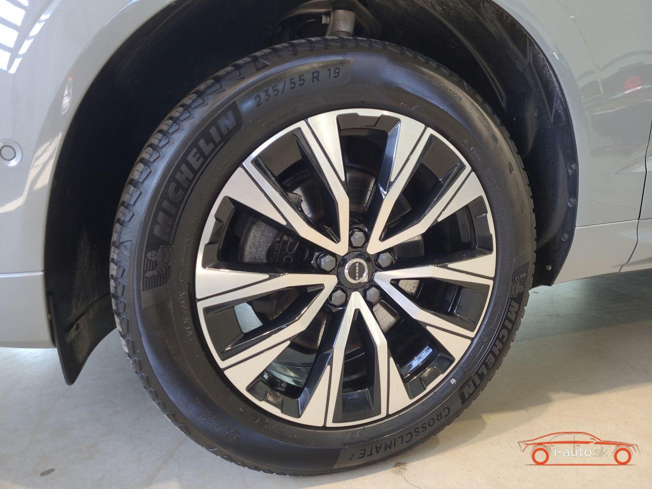 Volvo XC60 B5 Plus Dark AWD za 41990€