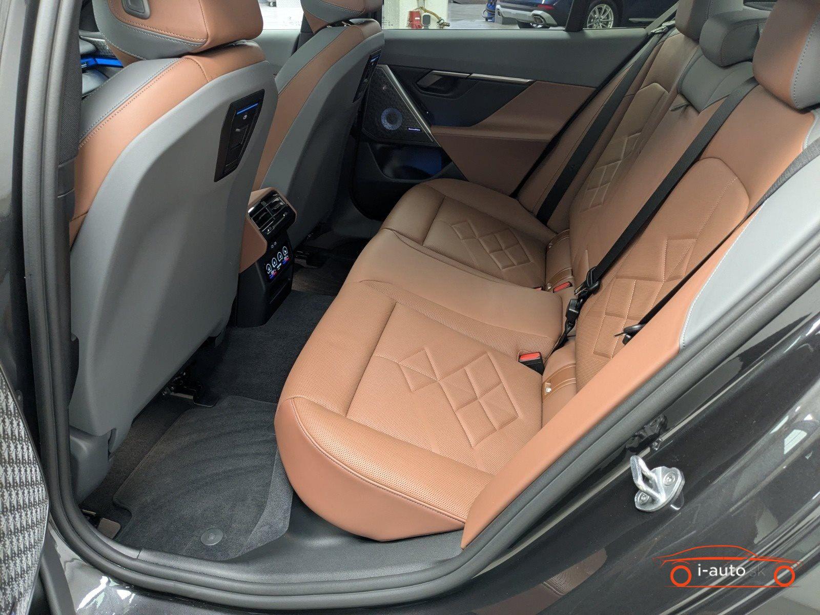 BMW i5 M60 xDrive za 70800€
