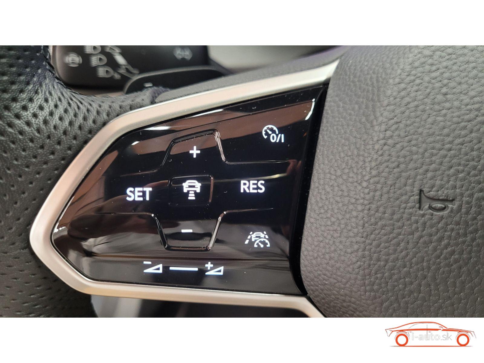 Volkswagen Golf VIII GTI 2.0 TSI DSG Black Style za 31500€