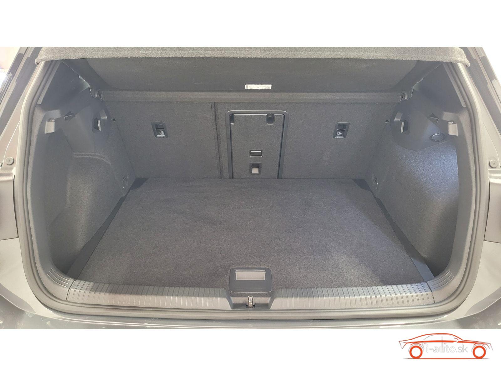Volkswagen Golf VIII GTI 2.0 TSI DSG Black Style za 31500€