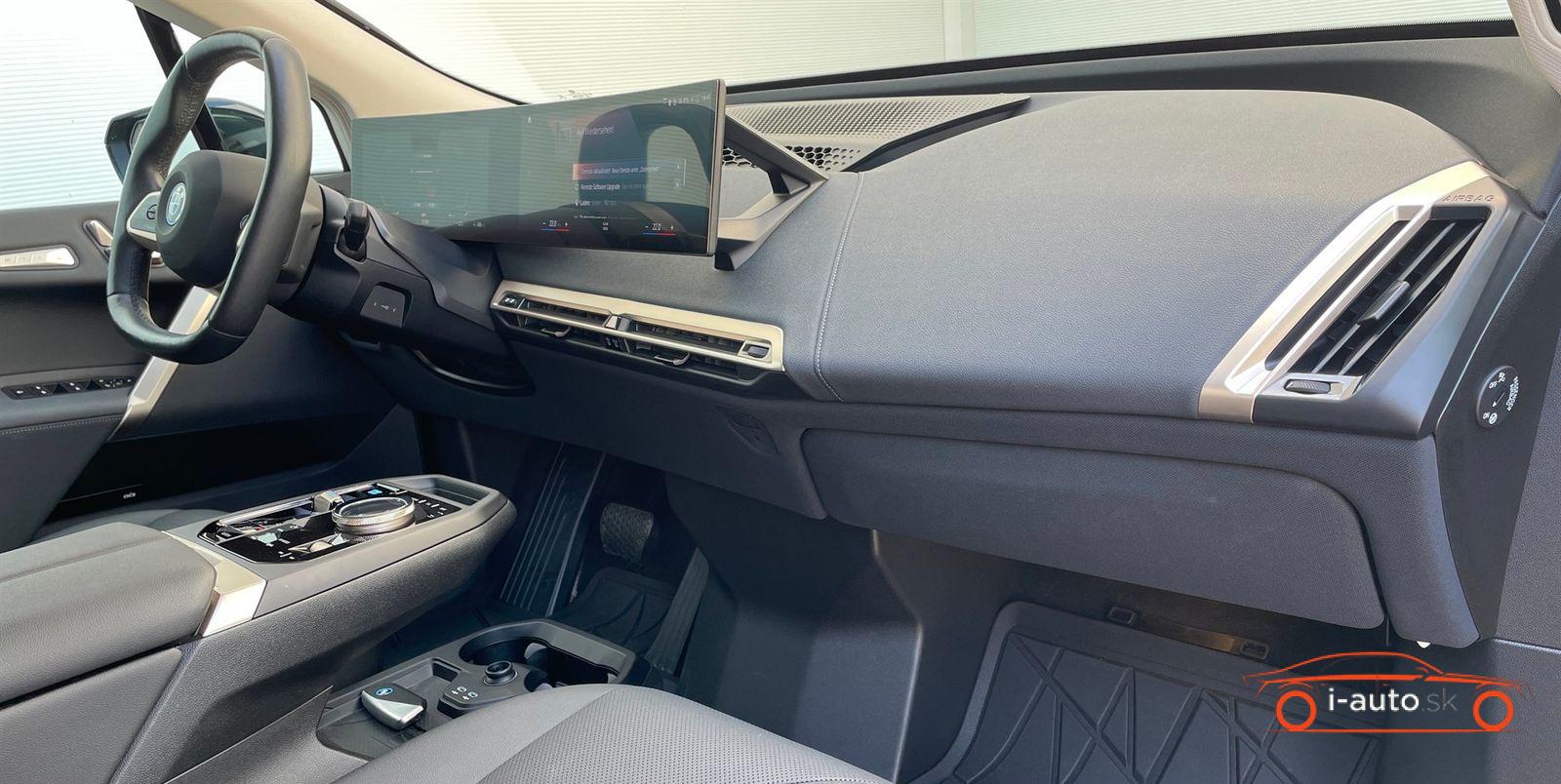 BMW iX xDrive40 za 40700€