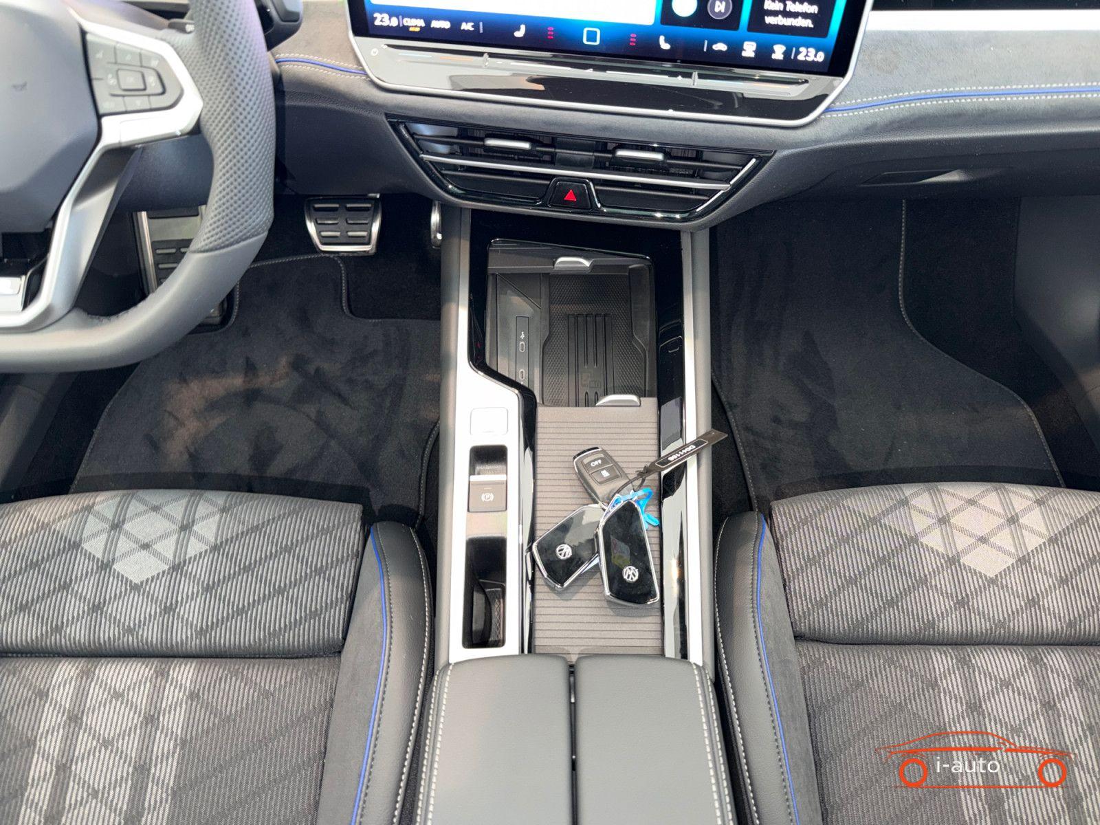 Volkswagen Passat R-Line 2,0 l TDI  za 60900€