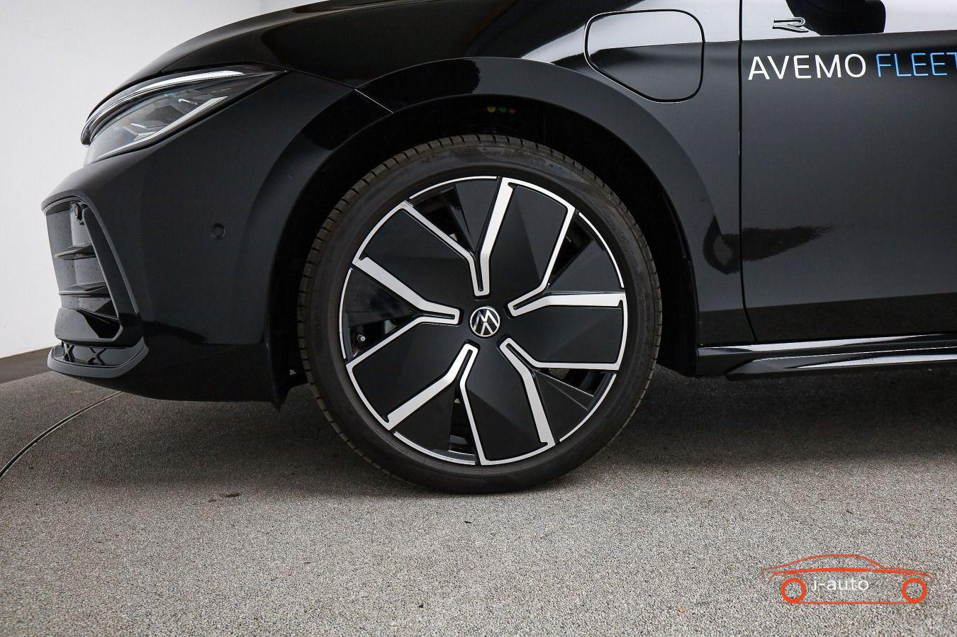 Volkswagen Passat R-Line eHybrid  za 63500€