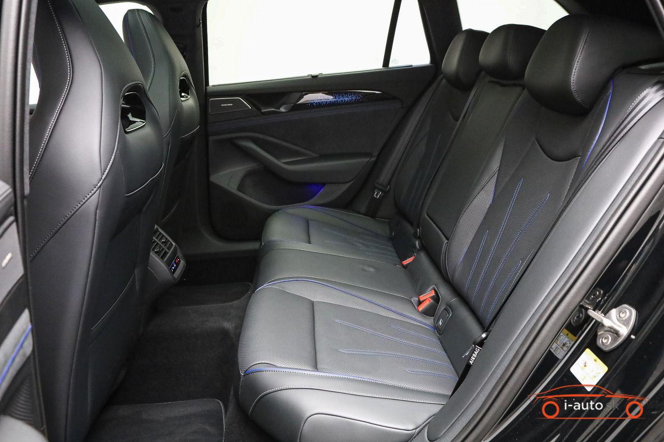 Volkswagen Passat R-Line eHybrid  za 63500€