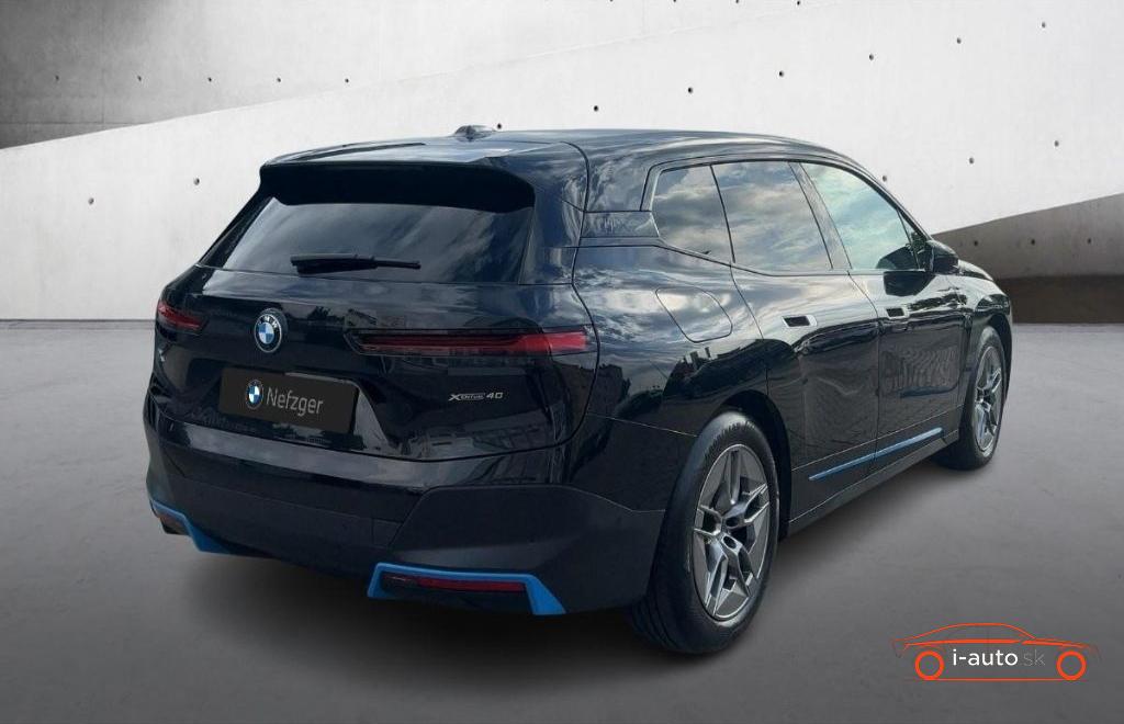 BMW iX xDrive40 Premium Plus za 45710€