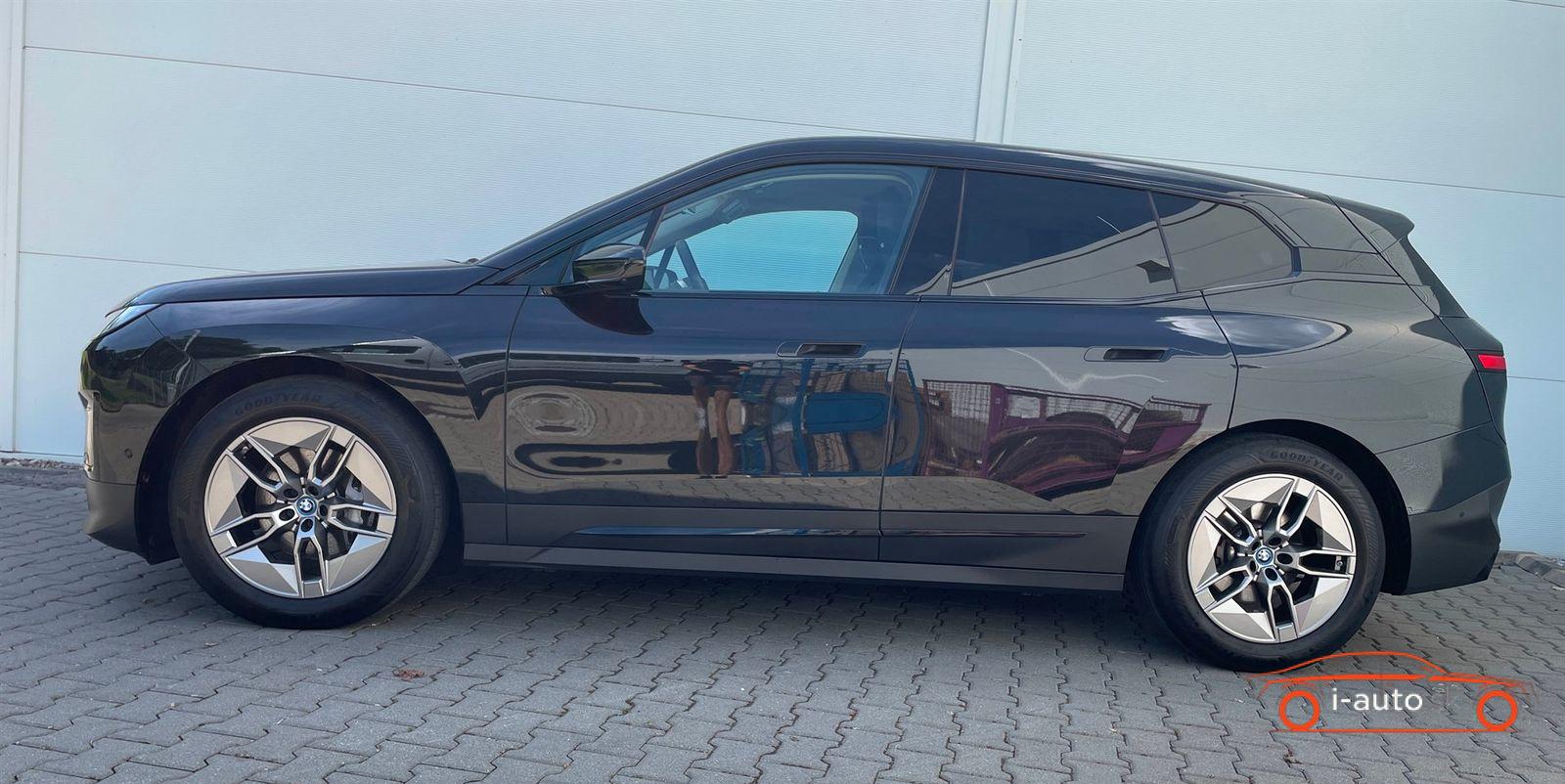 BMW iX xDrive40 za 40700€