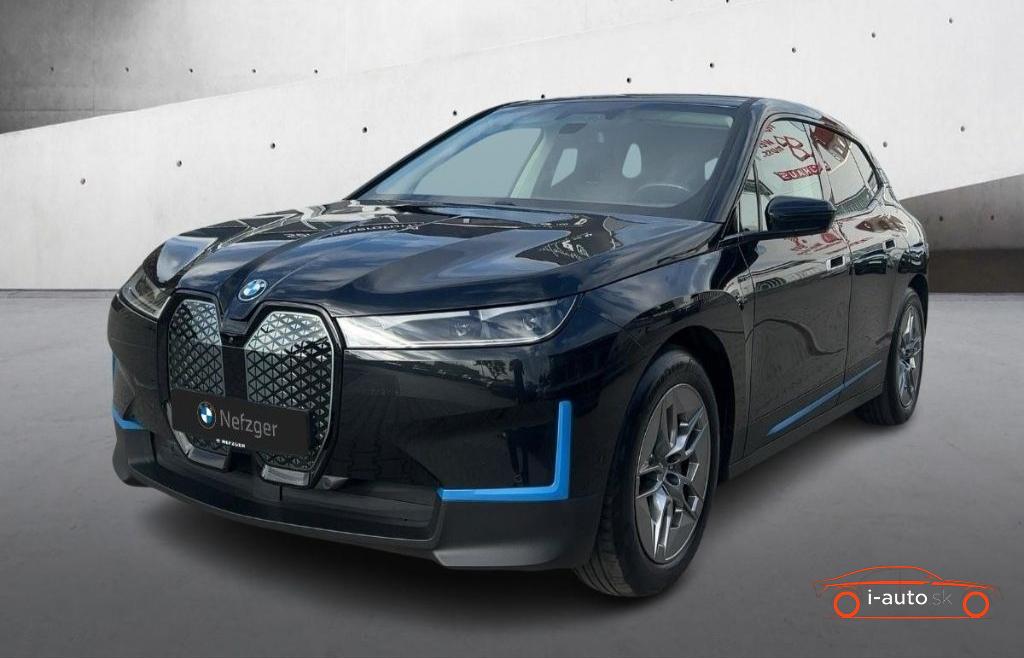 BMW iX xDrive40 Premium Plus za 45710€