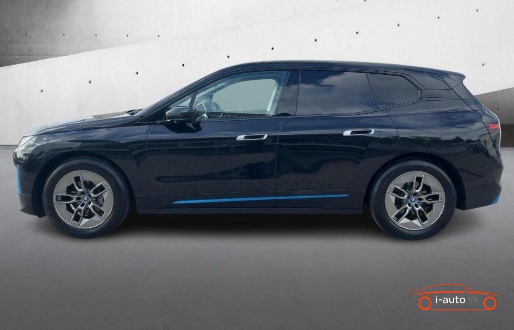 BMW iX xDrive40 Premium Plus za 45710€