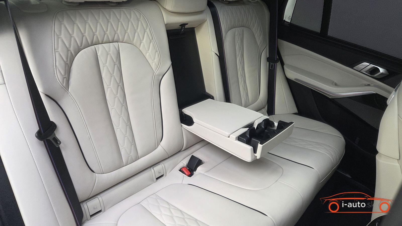 BMW X5 xDrive 50e M Sport Pro za 101500€