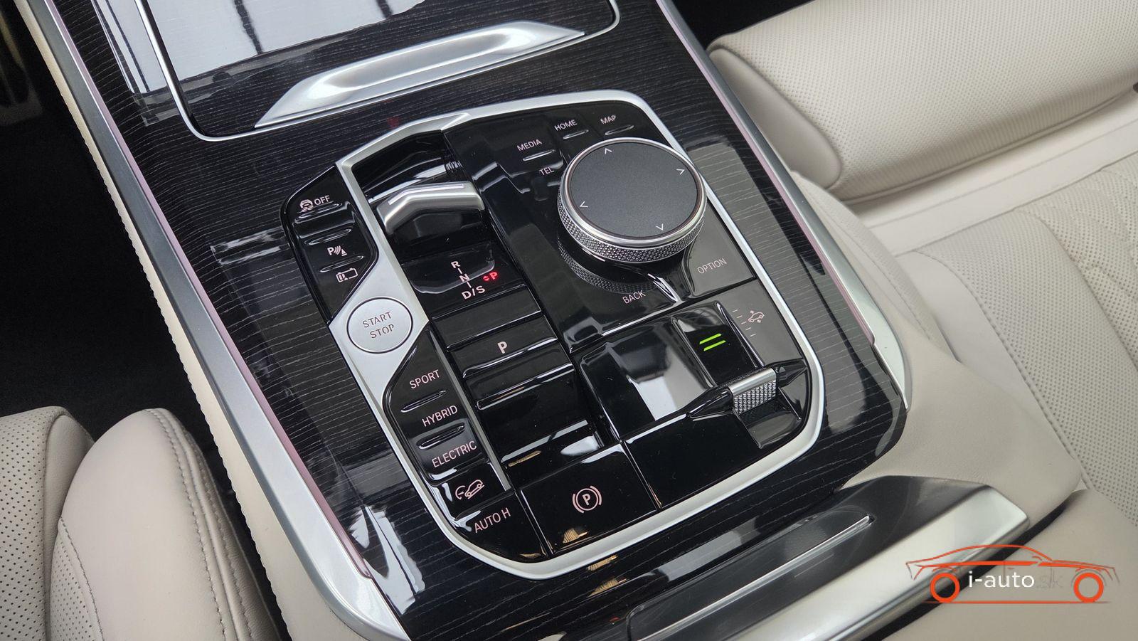 BMW X5 xDrive 50e M Sport Pro za 101500€